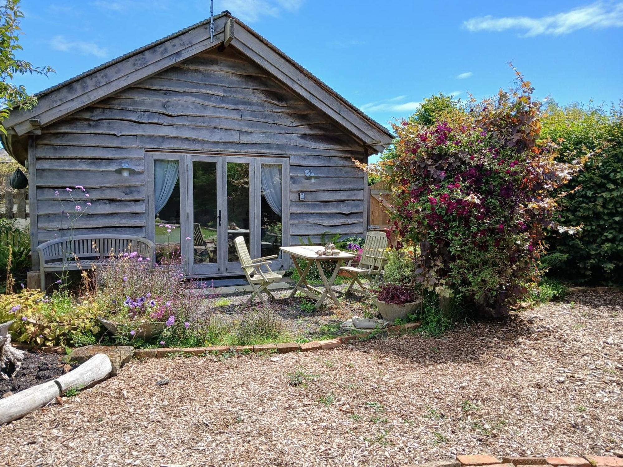 Three Oaks Nursery 치체스터 외부 사진